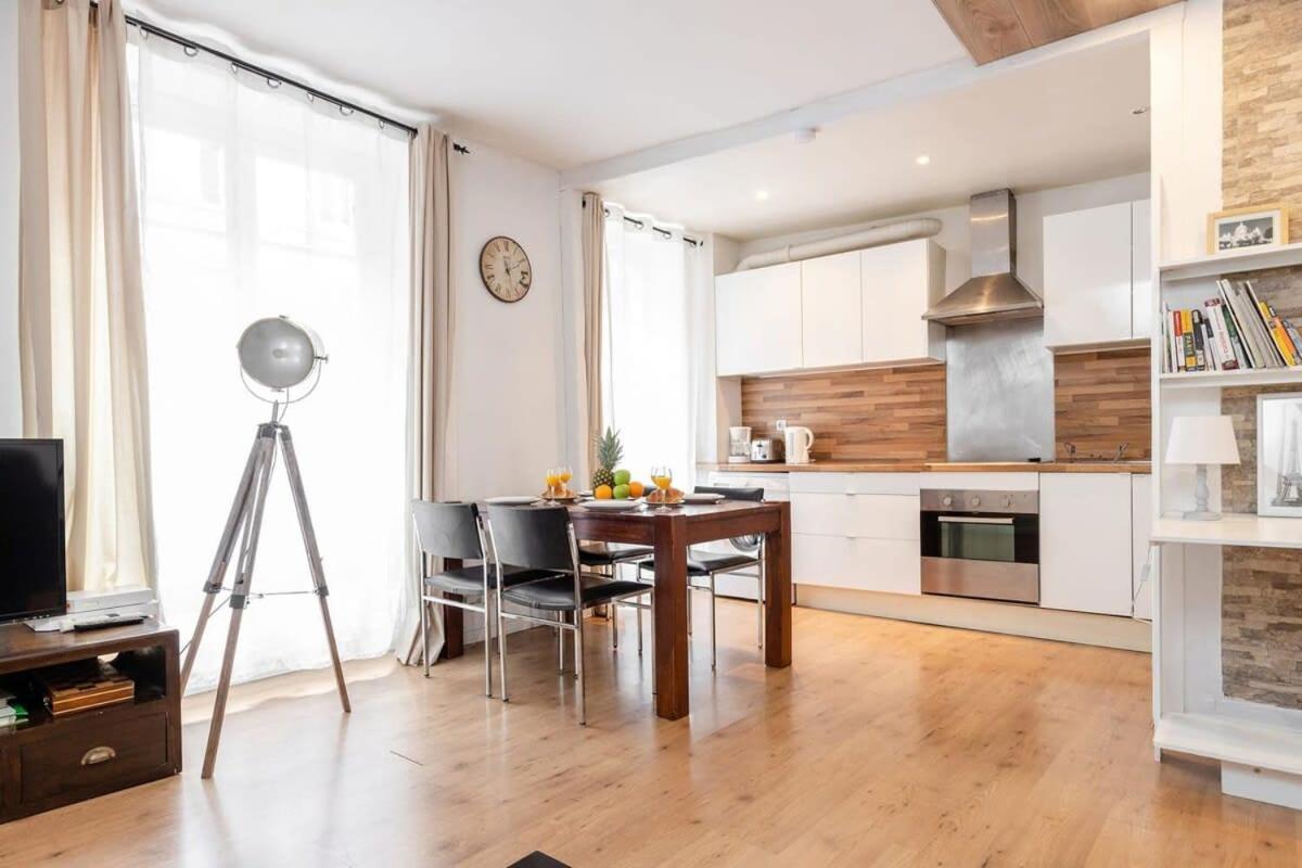 Appartement Avenue De Mars 2Br à Paris Extérieur photo